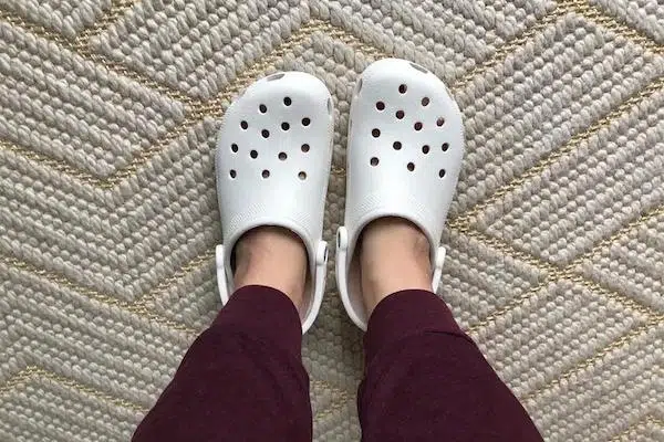 Are Crocs Good For Flat Feet? - CounterKicks